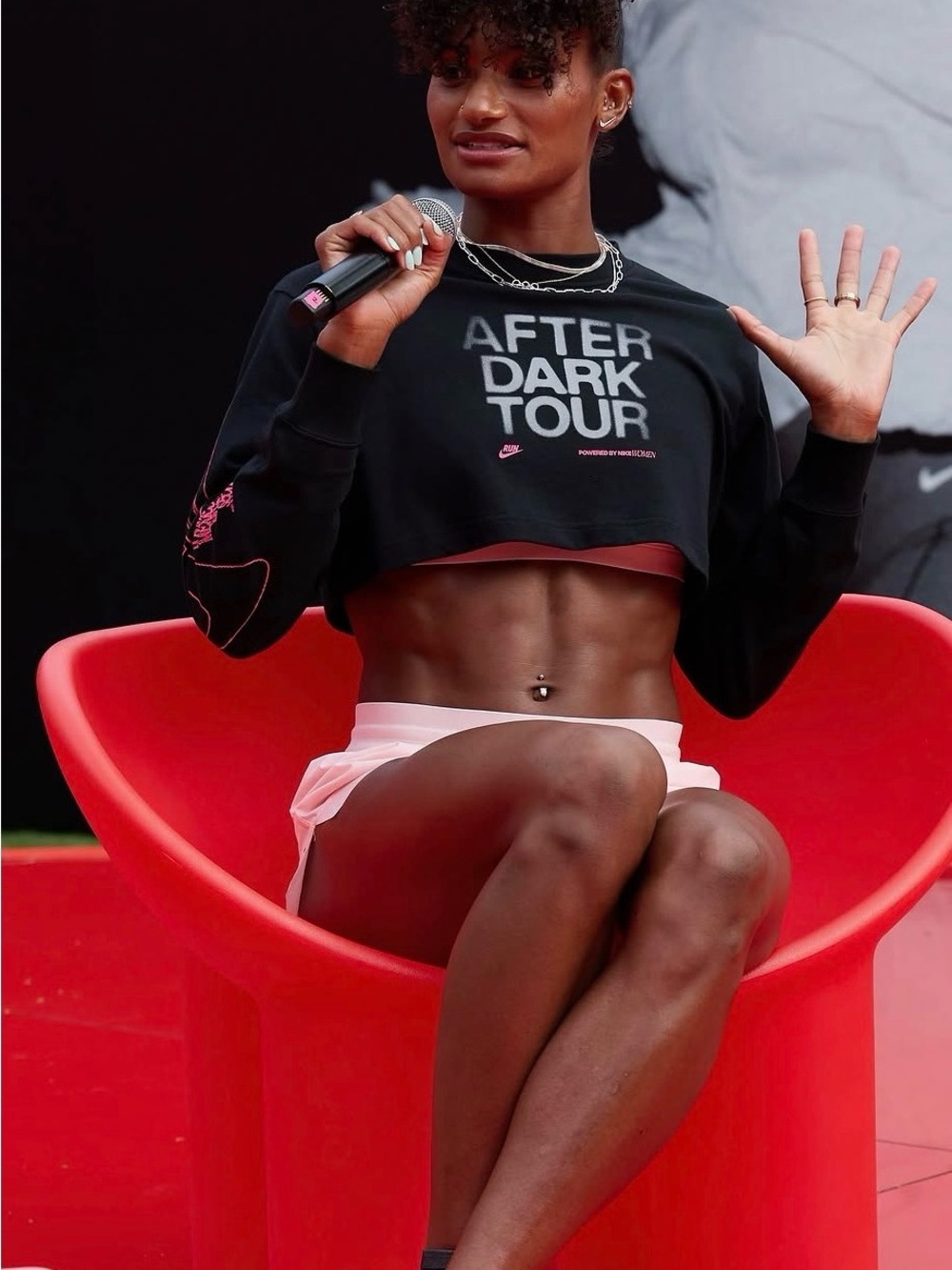 Nike After Dark Tour Women's Oversized Long-Sleeve Cropped T-Shirt - Picture 3 of 17